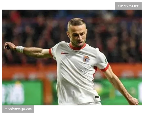 萨里奇演帽子戏法助力全队进攻，参与四粒进球展现全面表现